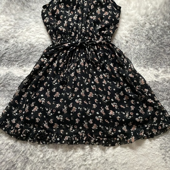Abercrombie & Fitch Floral Dress - Picture 4 of 15